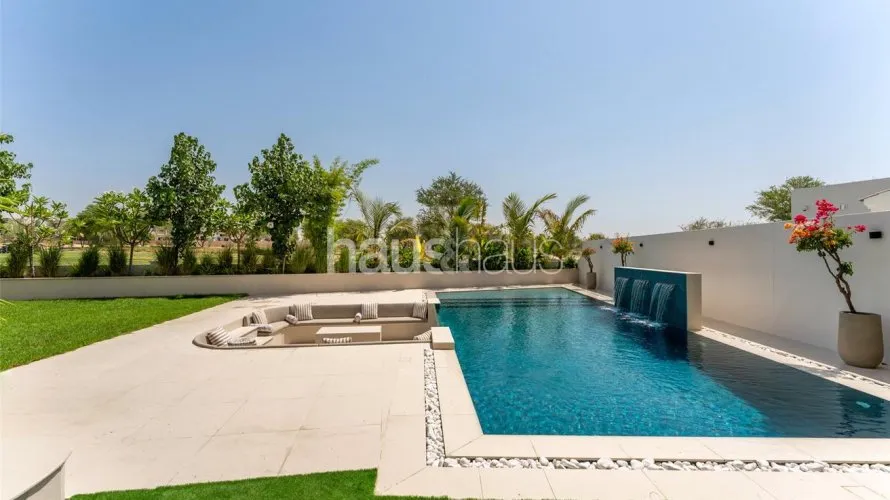 Villa de 5 dormitorios en Jumeirah Golf Estates, UAE No. 946 № 2