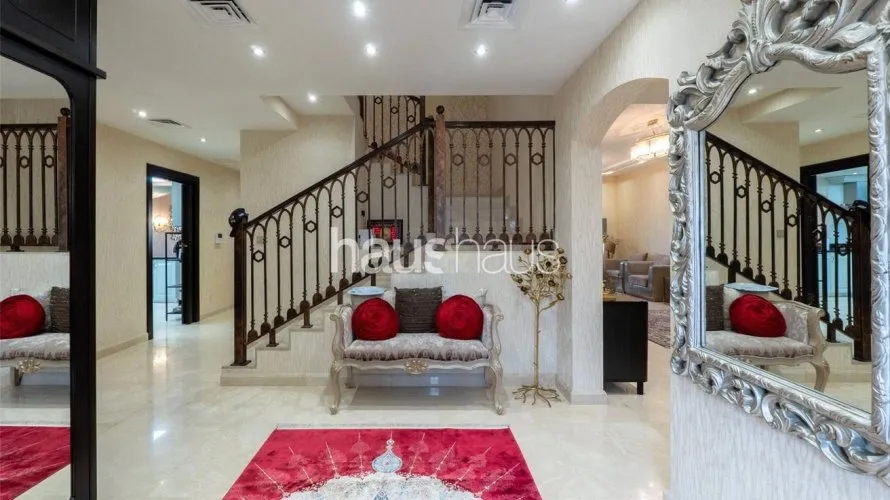 Villa de 6 dormitorios en Meadows, UAE No. 898 № 2