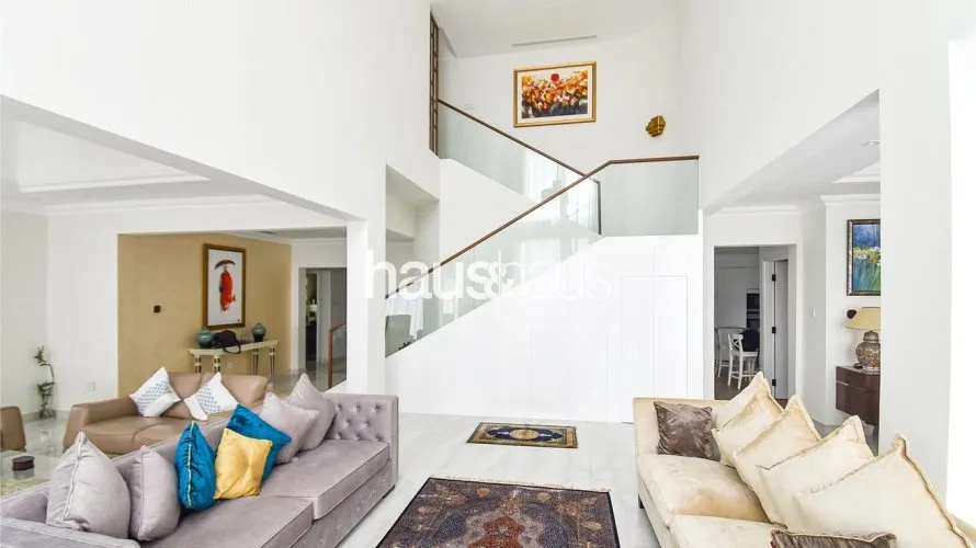 Villa de 4 dormitorios en Jumeirah Islands, UAE No. 880 № 17