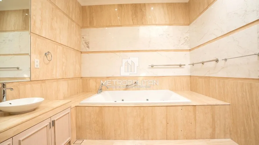 Villa de 6 dormitorios en Emirates Hills, UAE No. 525 № 10
