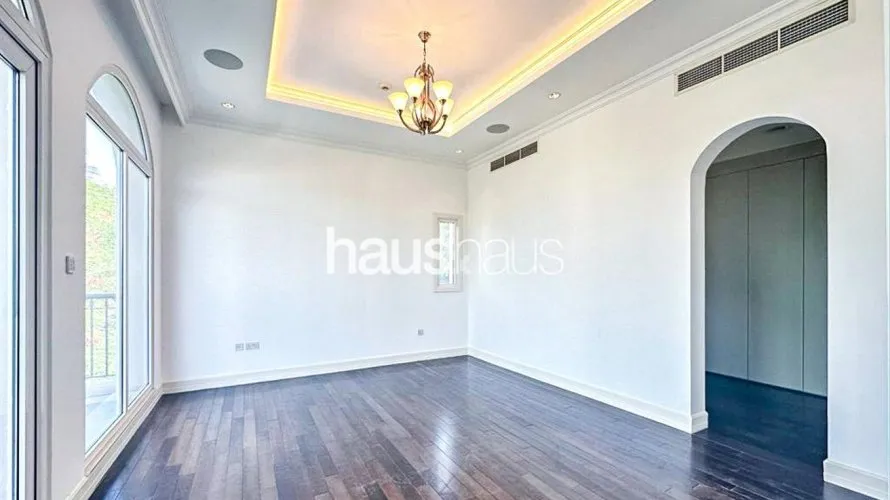 Villa de 4 dormitorios en Jumeirah Golf Estates, UAE No. 975 № 13