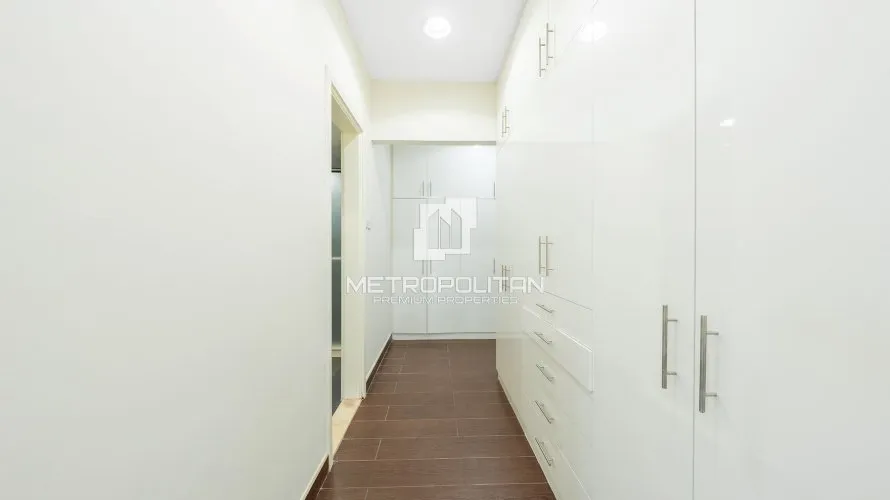 Villa de 6 dormitorios en Al Barsha, UAE No. 1634 № 20