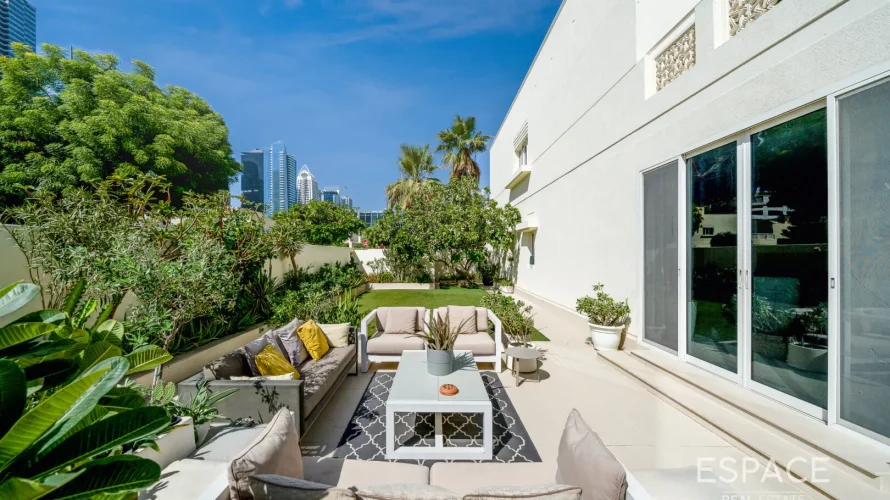 Villa de 4 dormitorios en Meadows, UAE No. 1489