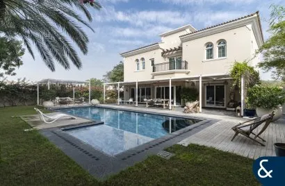 Villa de 5 dormitorios en Arabian Ranches, UAE No. 2284