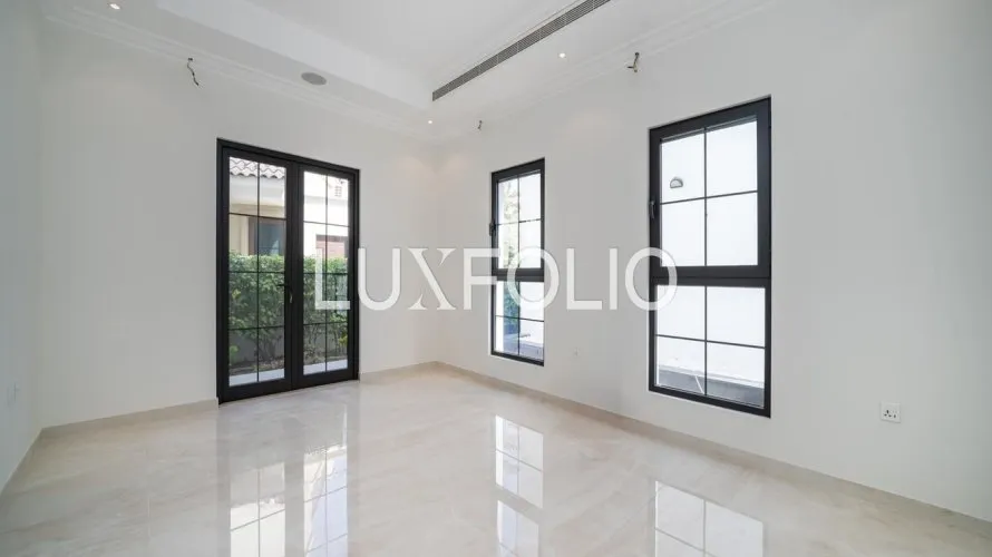 Villa de 6 dormitorios en Jumeirah Golf Estates, UAE No. 993 № 9