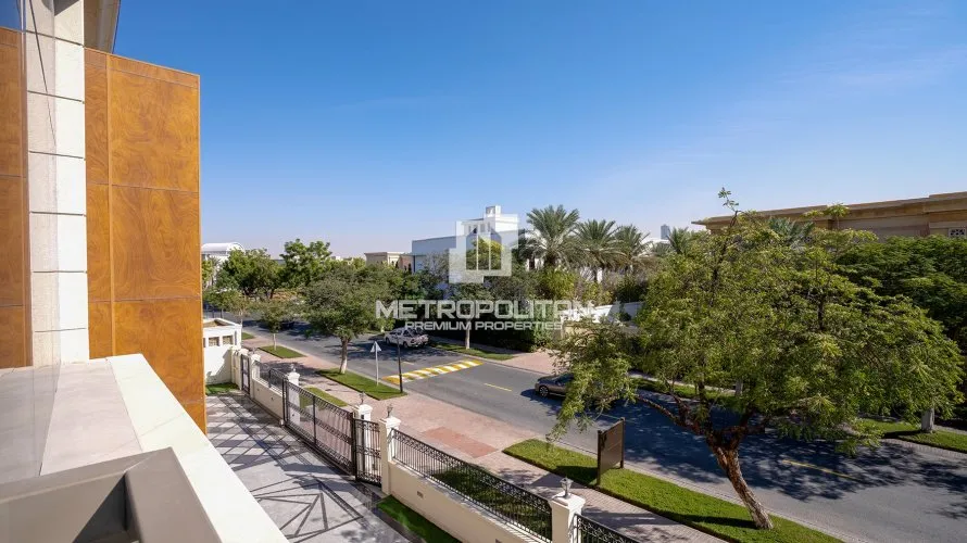 Villa de 6 dormitorios en Emirates Hills, UAE No. 525 № 26
