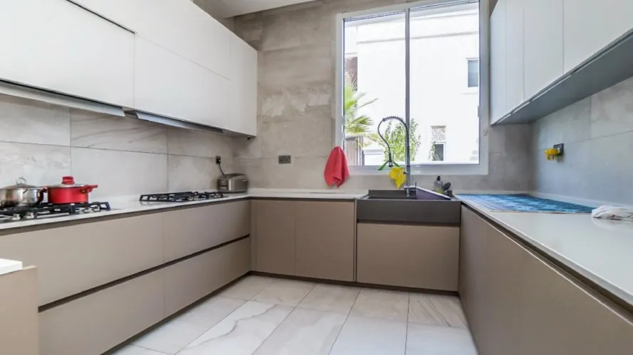 Villa de 7 dormitorios en Emirates Hills, UAE No. 322 № 3