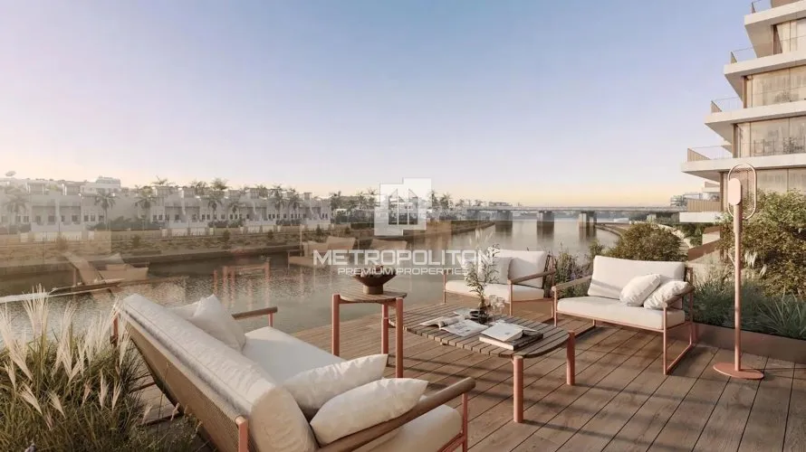 Villa de 3 dormitorios en Jumeirah, UAE No. 1599
