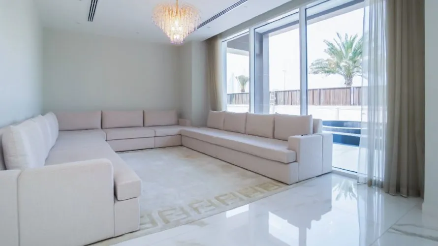 Villa de 7 dormitorios en Emirates Hills, UAE No. 322 № 2