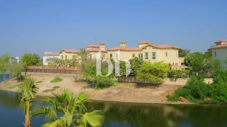 Villa de 5 dormitorios en Jumeirah Park, UAE No. 1116