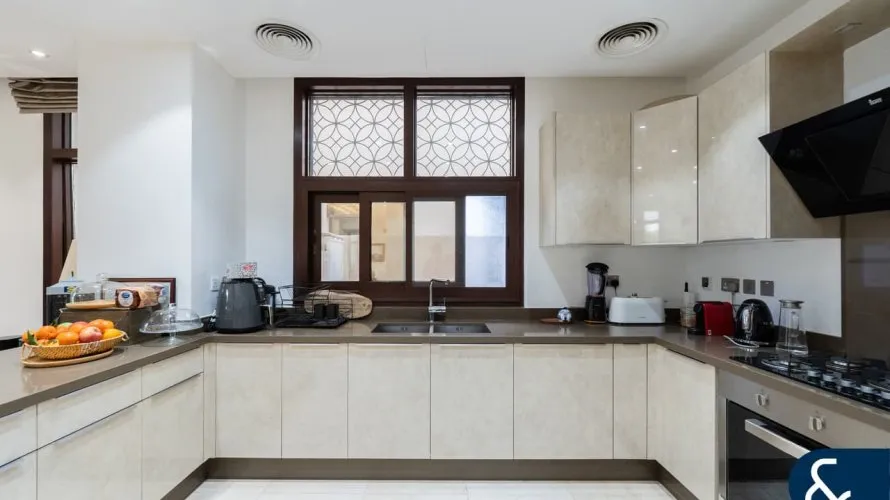 Villa de 4 dormitorios en Jumeirah Park Homes, UAE No. 1757 № 10
