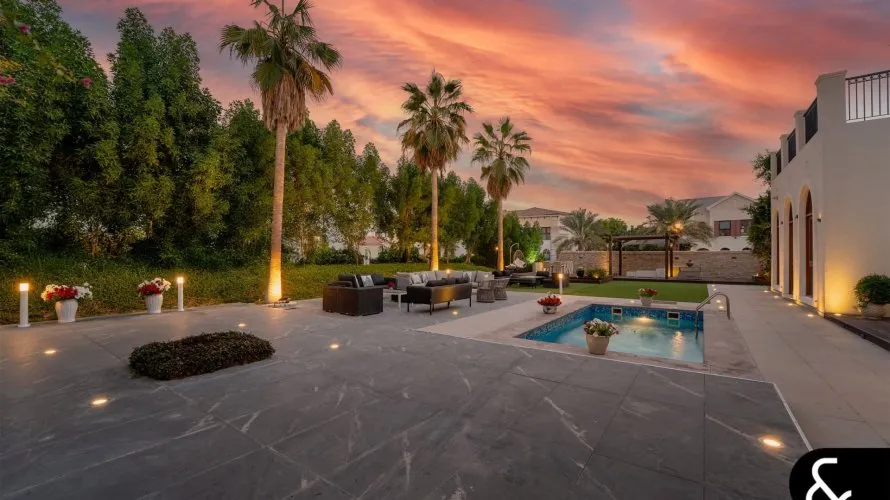 Villa de 5 dormitorios en Jumeirah Golf Estates, UAE No. 1995 № 1