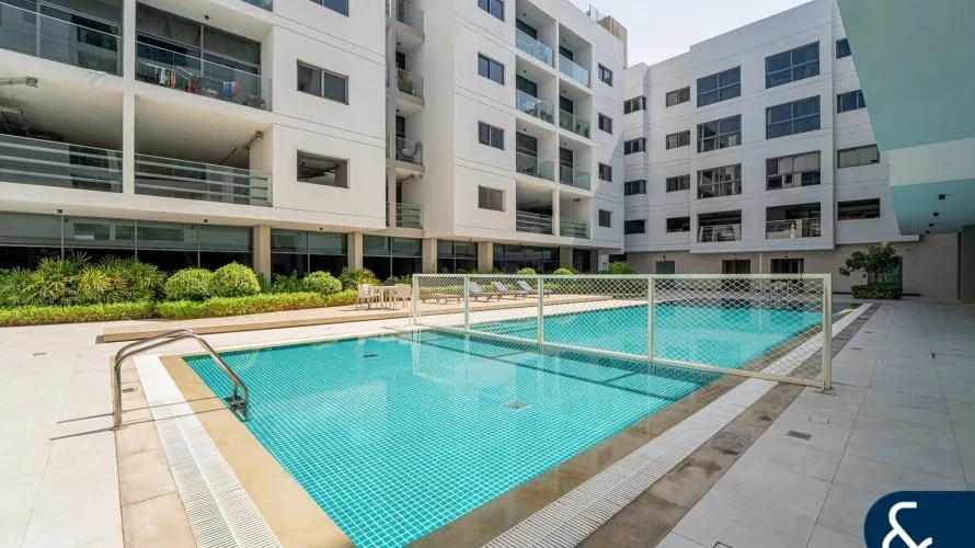 Edificio de 178 dormitorios en Dubai Investment Park, UAE No. 1685 № 11