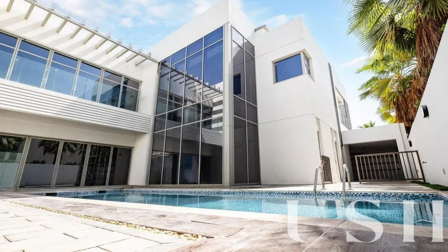 Villa de 5 dormitorios en District One, UAE No. 792 № 1