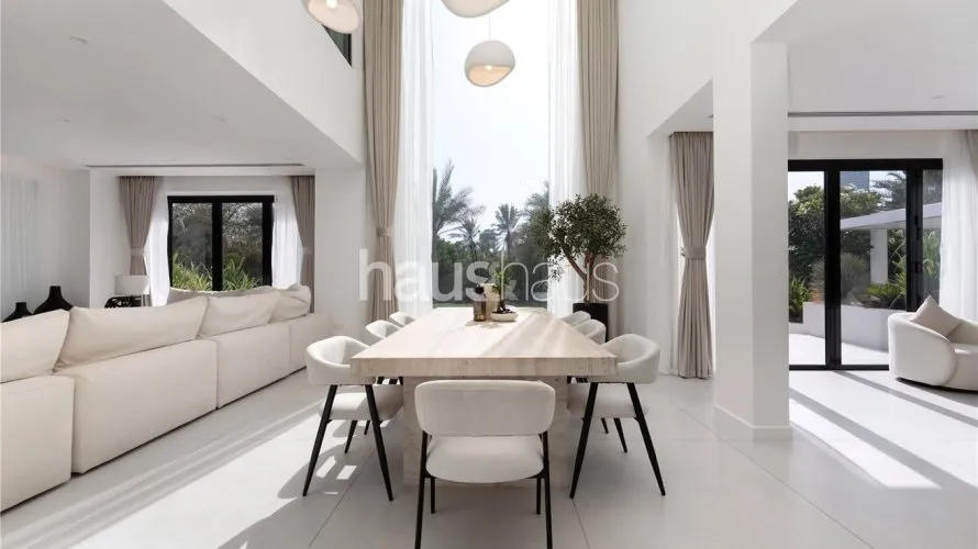Villa de 4 dormitorios en Jumeirah Islands, UAE No. 954 № 1