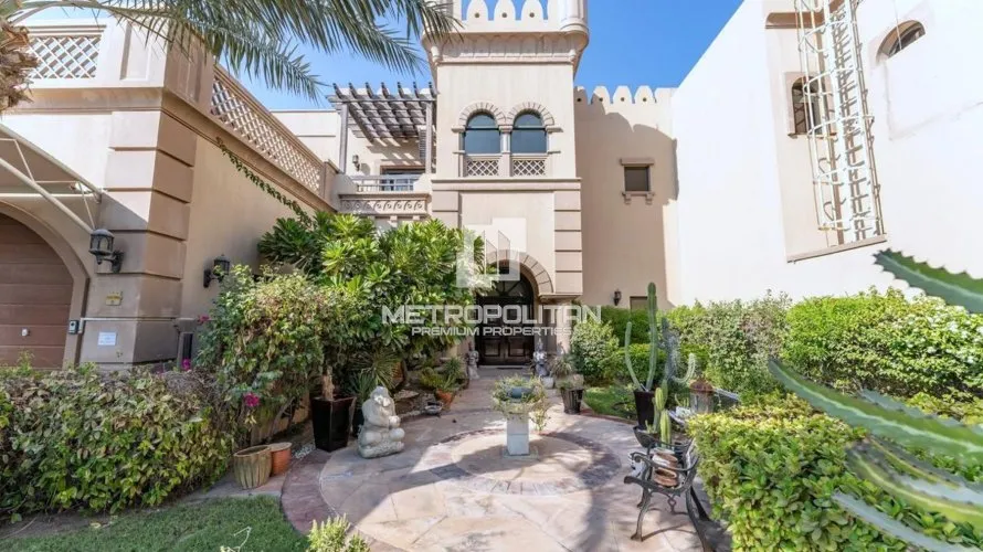 Villa de 3 dormitorios en Palm Jumeirah, UAE No. 515