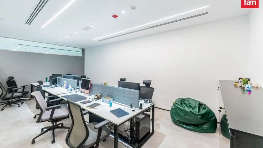 Oficina de 619.7m² en Business Bay, UAE No. 468 № 3