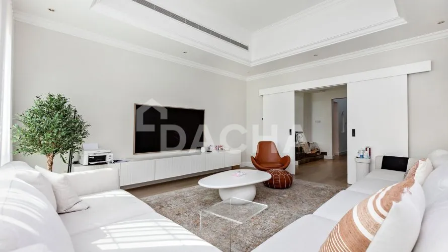 Villa de 4 dormitorios en Jumeirah Islands, UAE No. 2694 № 1