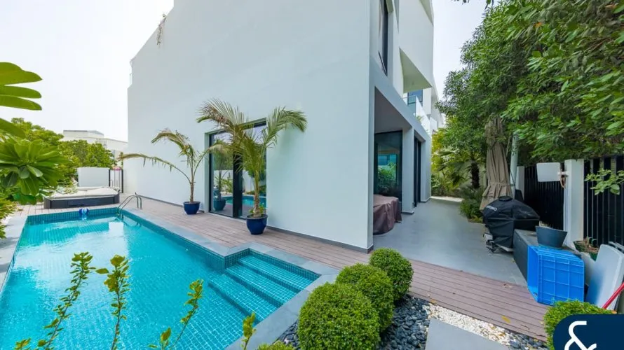 Villa de 5 dormitorios en Al Barari, UAE No. 1990 № 1