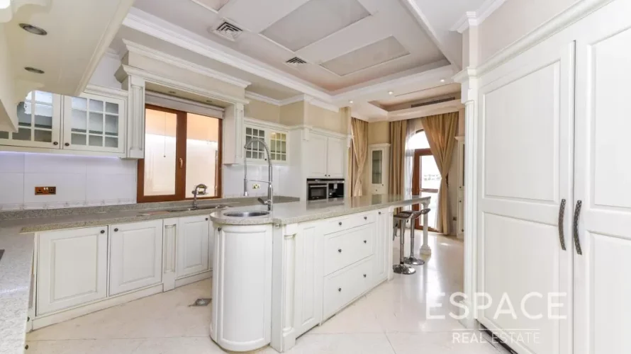Villa de 6 dormitorios en Palm Jumeirah, UAE No. 1311 № 3