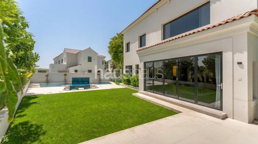 Villa de 5 dormitorios en Jumeirah Golf Estates, UAE No. 946 № 3