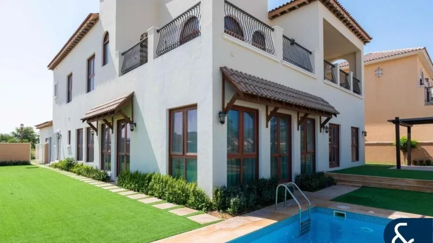 Villa de 5 dormitorios en Jumeirah Golf Estates, UAE No. 1709 № 1