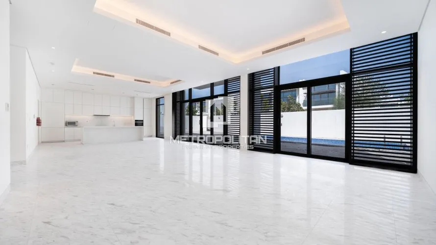 Villa de 5 dormitorios en District One, UAE No. 1577 № 1