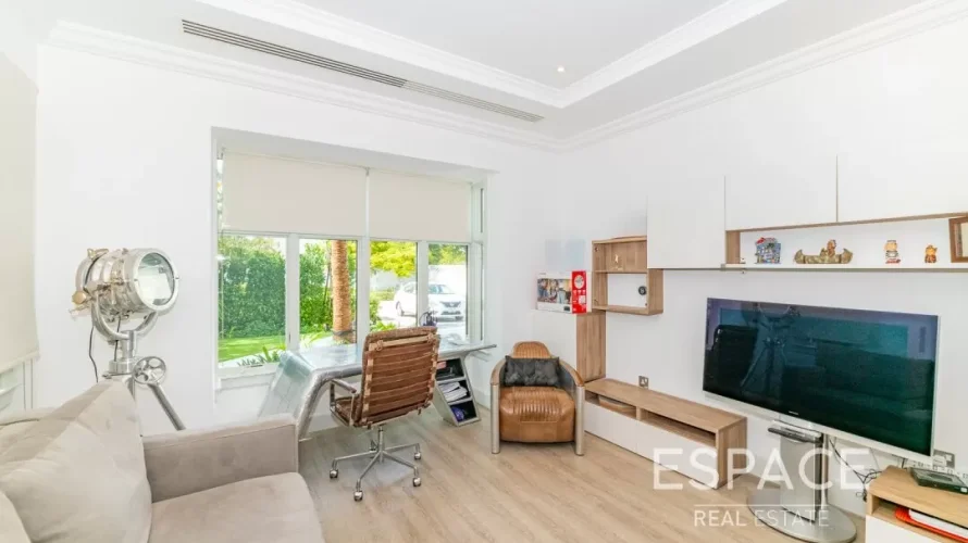 Villa de 5 dormitorios en Jumeirah Golf Estates, UAE No. 1273