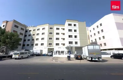 Campo de trabajo de 4176.4m² en Dubai, UAE No. 2599