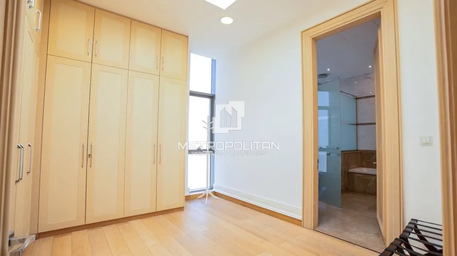 Villa de 6 dormitorios en Emirates Hills, UAE No. 525 № 20