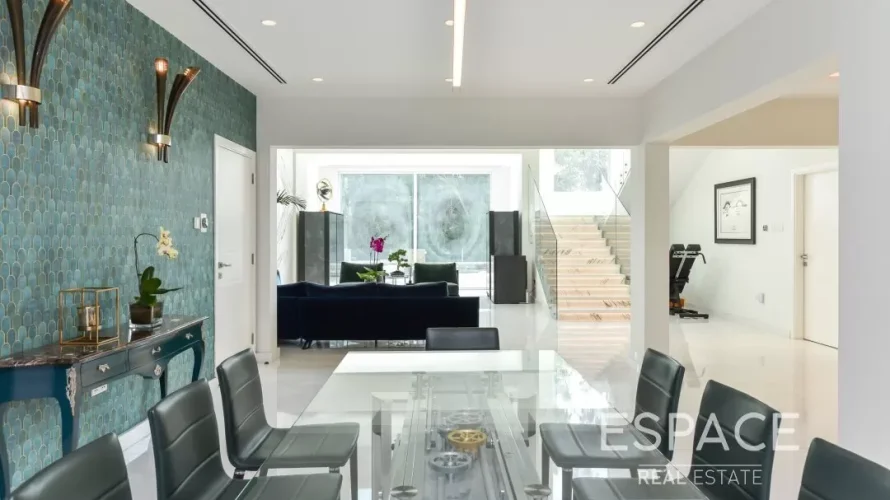 Villa de 4 dormitorios en Jumeirah Islands, UAE No. 1295