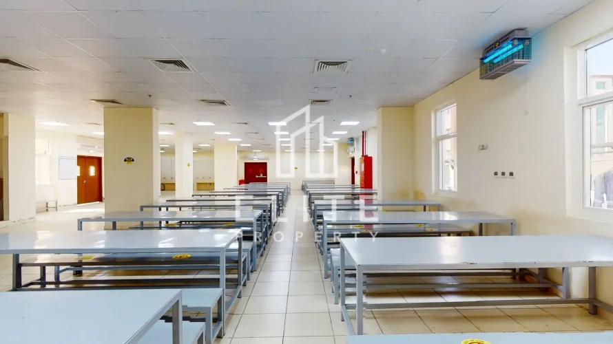 Campo de trabajo de 9944m² en Dubai, UAE No. 739 № 2