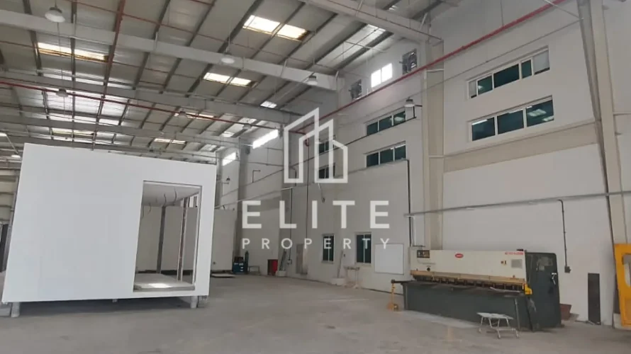 Almacén de 8262m² en Dubai Investment Park, UAE No. 740