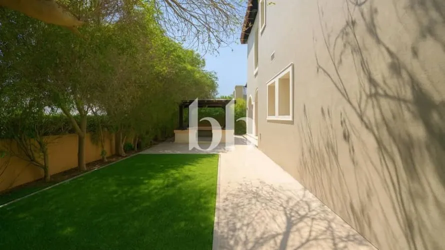 Villa de 6 dormitorios en Jumeirah Golf Estates, UAE No. 1169 № 1