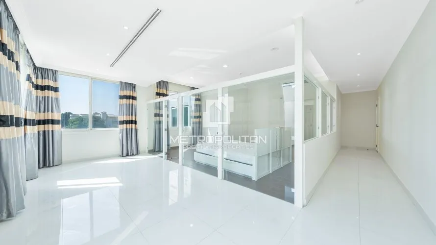 Villa de 6 dormitorios en Al Barsha, UAE No. 1634 № 18
