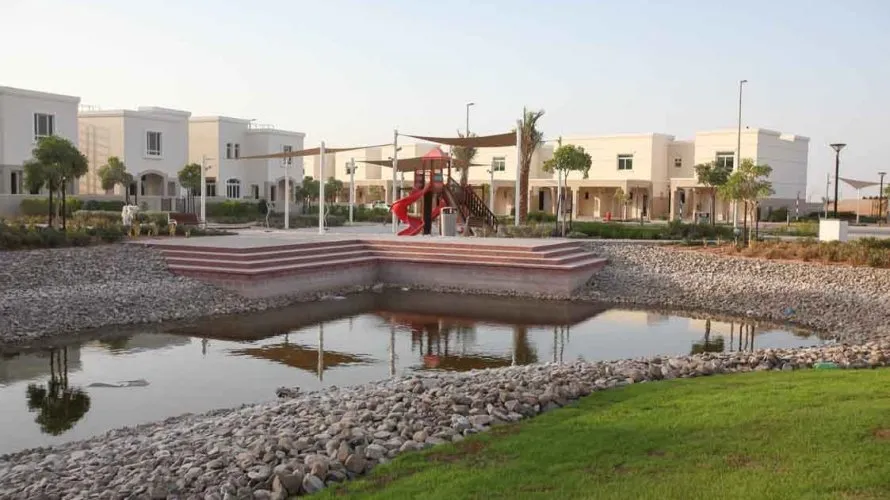 Apartamento de 5 dormitorios en The Crescent, UAE No. 1232 № 1