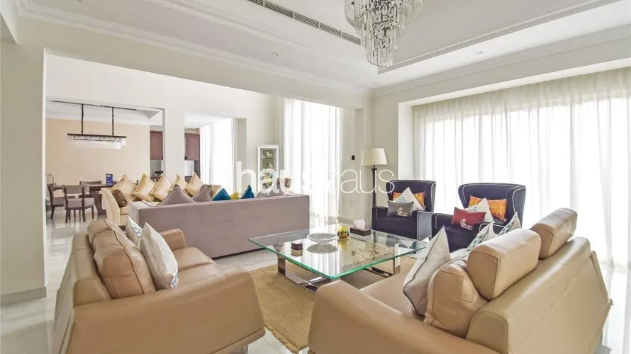 Villa de 4 dormitorios en Jumeirah Islands, UAE No. 880 № 11