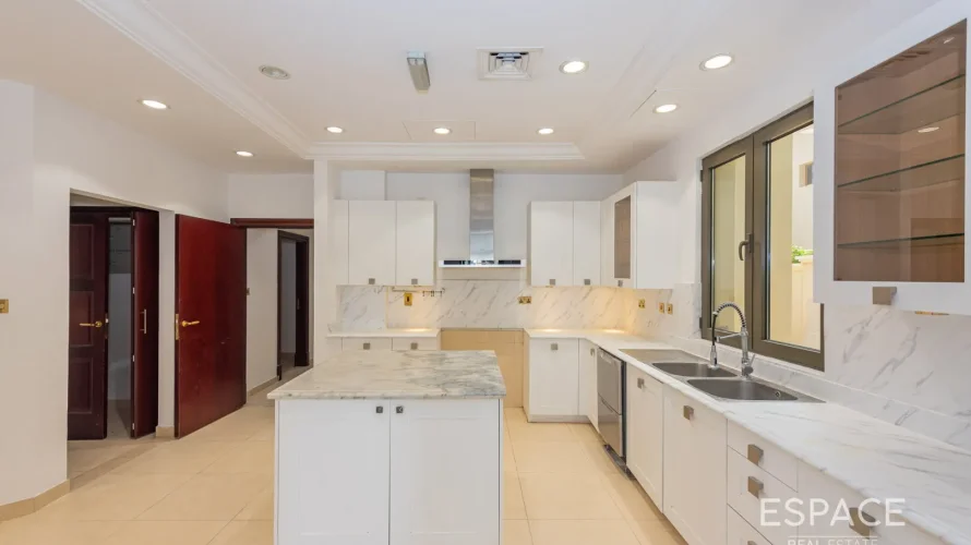Villa de 5 dormitorios en Palm Jumeirah, UAE No. 1271 № 2