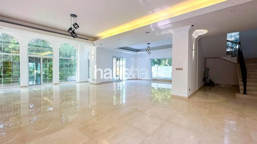 Villa de 6 dormitorios en Emirates Hills, UAE No. 907 № 11