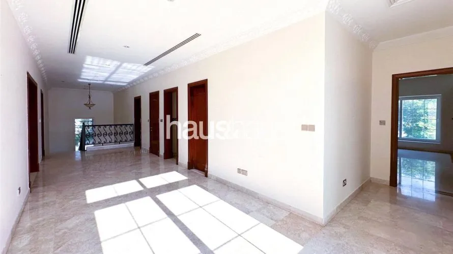 Villa de 6 dormitorios en Emirates Hills, UAE No. 907 № 21