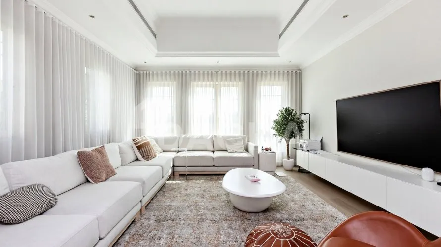 Villa de 4 dormitorios en Jumeirah Islands, UAE No. 2694