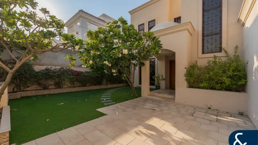 Villa de 4 dormitorios en Jumeirah Park Homes, UAE No. 1757 № 25
