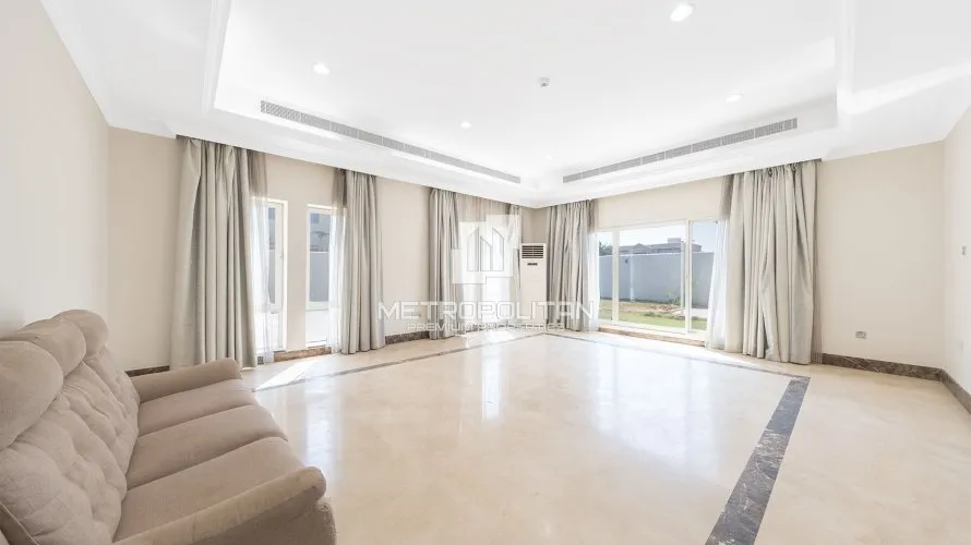 Villa de 6 dormitorios en Al Barsha, UAE No. 1634 № 27