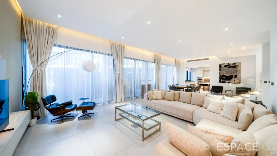 Adosado de 4 dormitorios en Palma Residences, UAE No. 1485 № 1