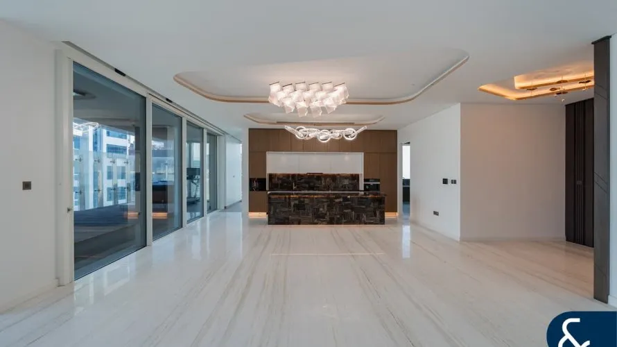 Apartamento de 4 dormitorios en Jumeirah Lake Towers, UAE No. 1747
