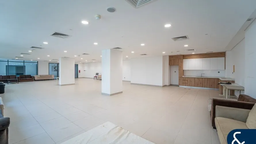Edificio de 178 dormitorios en Dubai Investment Park, UAE No. 1685 № 18