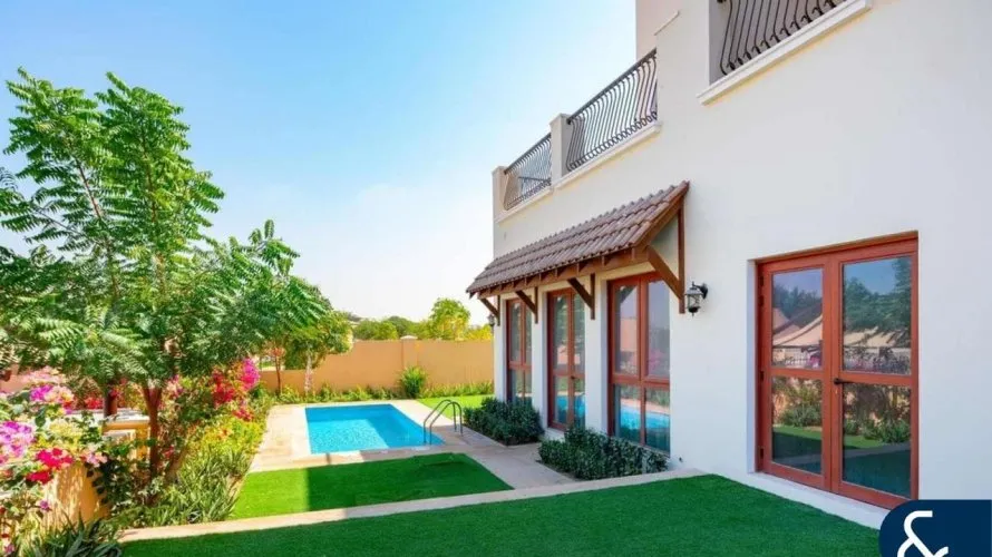 Villa de 5 dormitorios en Jumeirah Golf Estates, UAE No. 1709