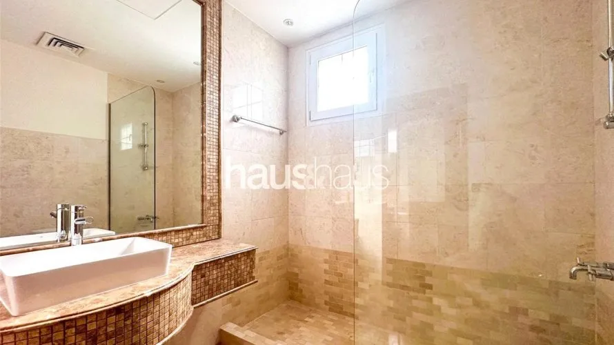 Villa de 6 dormitorios en Emirates Hills, UAE No. 907 № 28