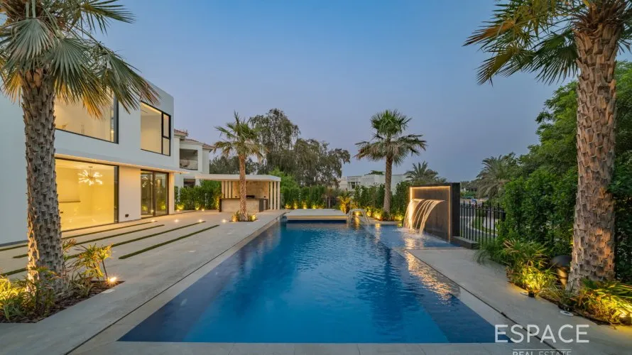 Villa de 5 dormitorios en Jumeirah Islands, UAE No. 1493