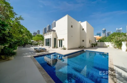 Villa de 4 dormitorios en Meadows, UAE No. 1489